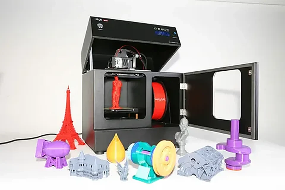 Filament 3D printer producing parts
