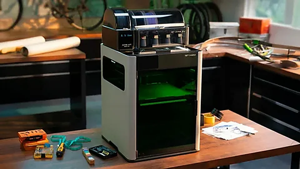 Resin 3D printer with illuminated chamber